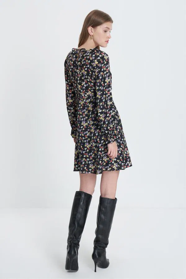 cbbb9f80-3b70-442a-942c-6ec25f67d425_size600x900_cropCenter